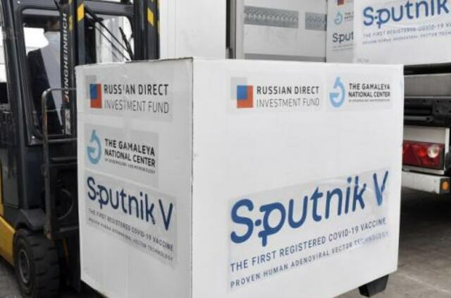 Latvija svarstys galimybę įsigyti rusiškos vakcinos, jei ją rekomenduos EVA