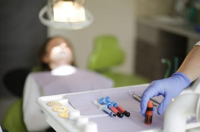 Odontologas pataria: kodėl svarbu ilgai nedelsti praradus dantį?