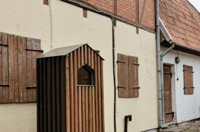 Senamiesčio kiemelyje apsigyveno pasaka: pristatomas mechanizuotas lėlių teatras