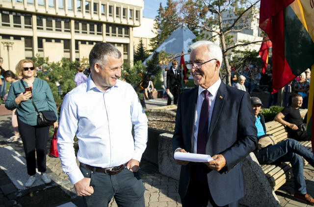 Valius Ąžuolas ir Dainius Kepenis