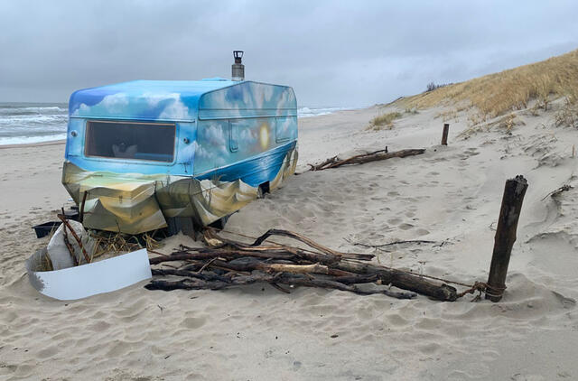 Nelegali pirtis Nidoje