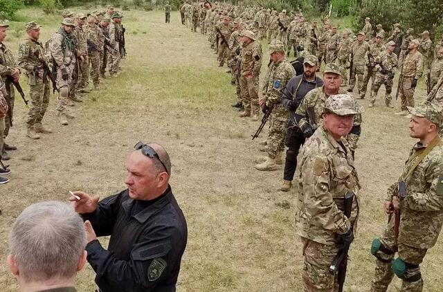 Kai ukrainiečiai siunčia į frontą menkai parengtus karius, gerai, kad rusai neparengti visai