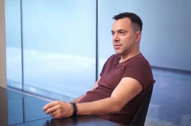 Arestovičius pasidalino savo vaikystės nuotrauka