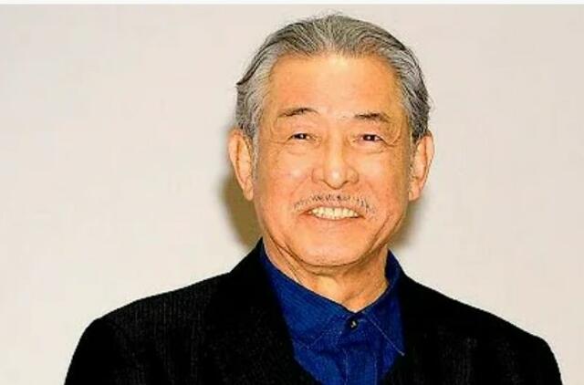 Mirė japonų dizaineris Issey Miyake