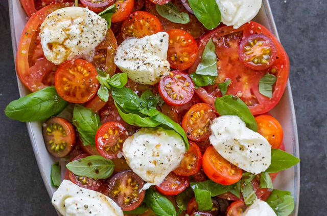 Burrata salotos - receptas, kurį įsimylės visi