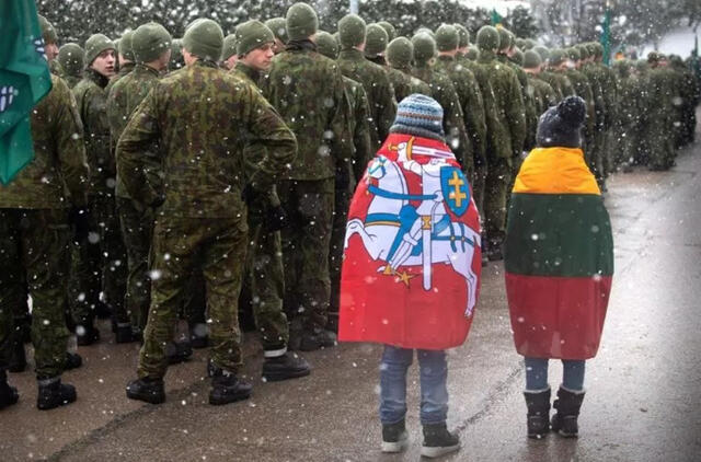 aptariamas visuotinės gynybos principas