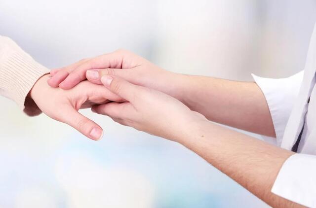 Vyras visiškai atsitiktinai sužino, kad yra vedęs savo seserį