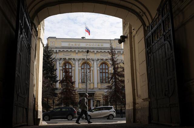 Centrinis bankas praneša apie keturių Rusijos bankų bankroto grėsmę