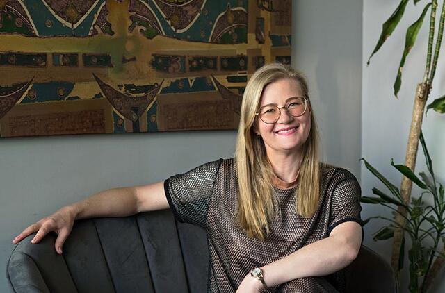 „Matyti, kad Klaipėdos verslo struktūros ir jas vienijančios organizacijos netrypčioja vietoje, ir tai tikrai džiugina“, - sako komercijos atašė pareigas Vokietijos Federacinėje Respublikoje einanti Lina Gudelionytė-Gylienė.  Vitos JUREVIČIENĖS nuotr.