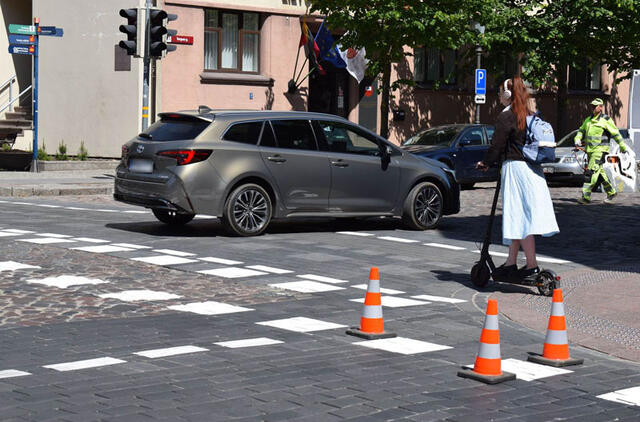 LAUKIAMA. Uostamiestis naujų ribojimų paspirtukininkams įvesti kol kas neplanuoja, politikai lauks, kol atkeliaus nurodymai iš Vilnius.  Grėtės UBARTAITĖS nuotr.