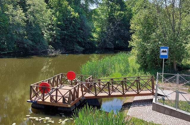 PAVADINIMAI. Visos vandens autobusų stotelės turės pavadinimus. Nuotraukoje stotelė „Tauralaukio tiltas“. Vitos JUREVIČIENĖS nuotr.