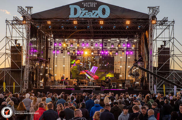ŠVENTĖ. Klaipėdoje tris dienas liesis XXIX Klaipėdos pilies džiazo festivalio muzika. Viačeslavo BAZYKO nuotr.
