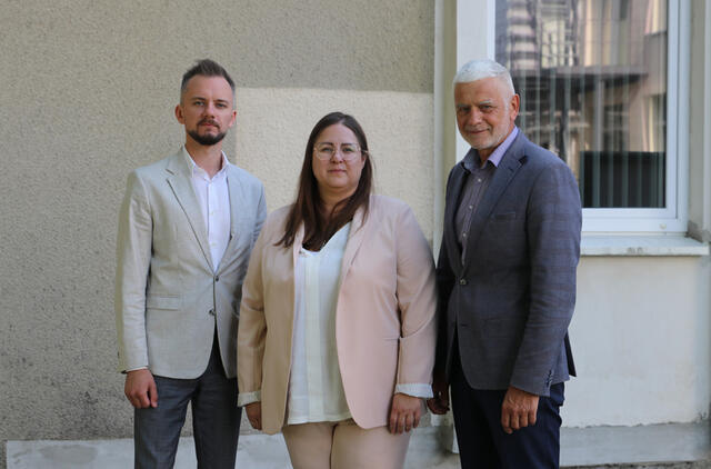 Klaipėdos rajono vicemeras Vytautas Butkus, Gargždų ligoninės vadovė Neringa Tarvydienė ir Klaipėdos rajono meras Bronius Markauskas. 