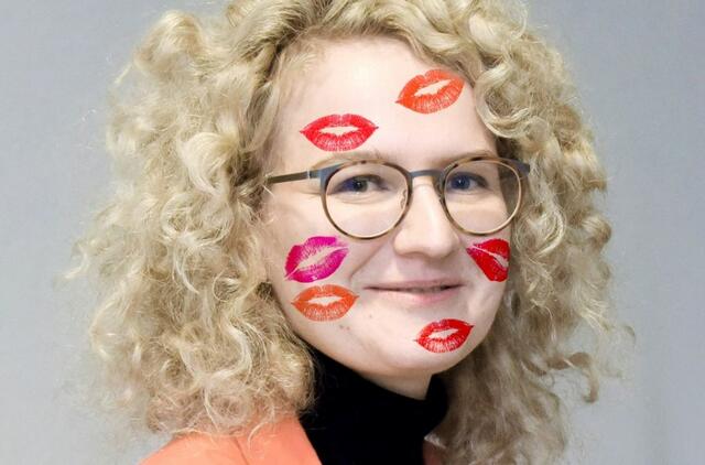 Pabučiuoti A.Armonaitę - pilietinė pareiga