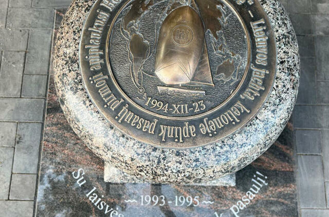 NAUJAS. Nuo šiol Buriuotojų krantinėje bus ir jachtai „Laisvė“ skirtas knechtas. Projekto dalyvių nuotr.