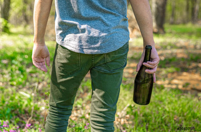 Klaipėdoje į ligoninę be sąmonės pristatyti trys alkoholiu apsinuodijię nepilnamečiai