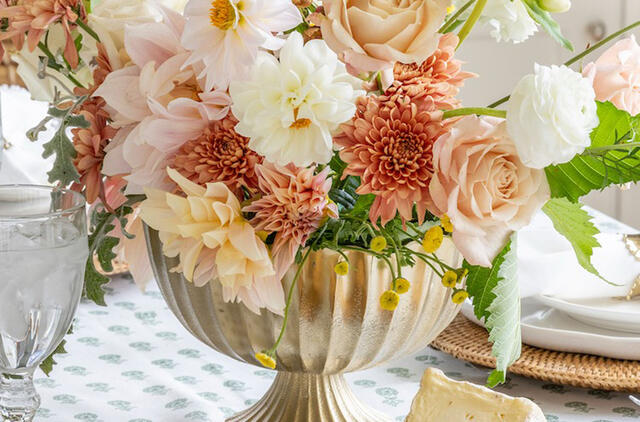 Patarimai, kurie leis parduotuvėje pirktas gėles paversti į nuostabią kompoziciją