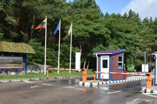 Rudens mėnesiais galios ir įvažiavimo lengvatos, kai patekti automobiliu į Neringą bus galima nemokant rinkliavos. Neringos savivaldybės nuotr.