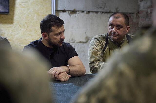 V. Zelenskis patvirtino, kad Ukrainos pajėgos išlaisvino Andrijivką. EPA-ELTA nuotr.