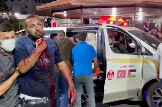 Per raketos smūgį Gazos ligoninėje žuvo šimtai žmonių