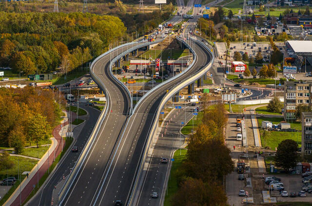 EISMAS. Po trejų metų nuo darbų pradžios atidaryta Baltijos pr. estakada, tačiau pradėta Vilniaus plento viaduko rekonstrukcija, kuri truks apie 1,5 metų. Klaipėdos savivaldybės nuotr.