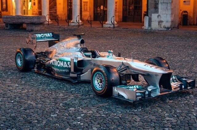 Mercedes W04