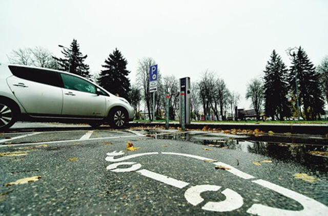 Kretinga palaipsniui pereina prie tvaraus automobilių kuro