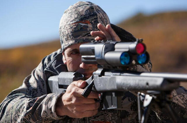 Parlamentarai vėl svarstys naktinių taikiklių įteisinimą medžioklėje