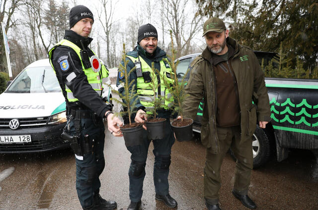 Lietuvos policijos pareigūnais penktadienį rengia akciją „Eglutė“