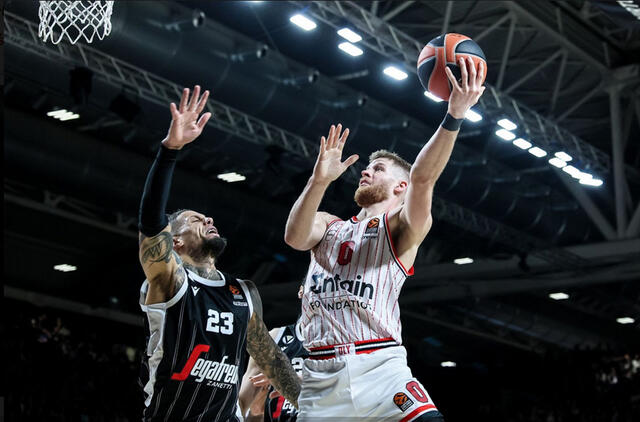 Danielis Haketas (kairėje) išplėšė pergalę „Virtus“ komandai. Pirėjo „Olympiakos“ nuotr.