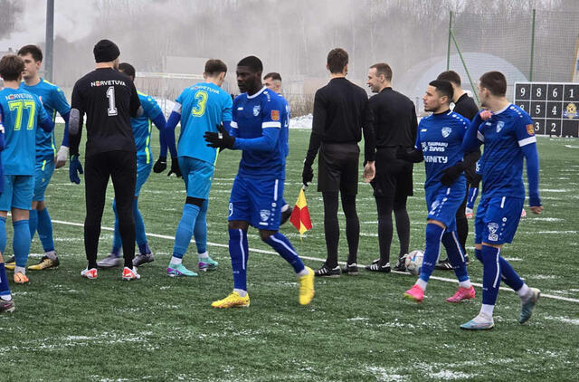 IŠVYKA. Plungėje neptūniečiai turėjo pirmąją 2024 metų repeticiją ir ji buvo sėkminga - iškovota pergalė rezultatu 1:0. FC „Neptūnas“ nuotr.