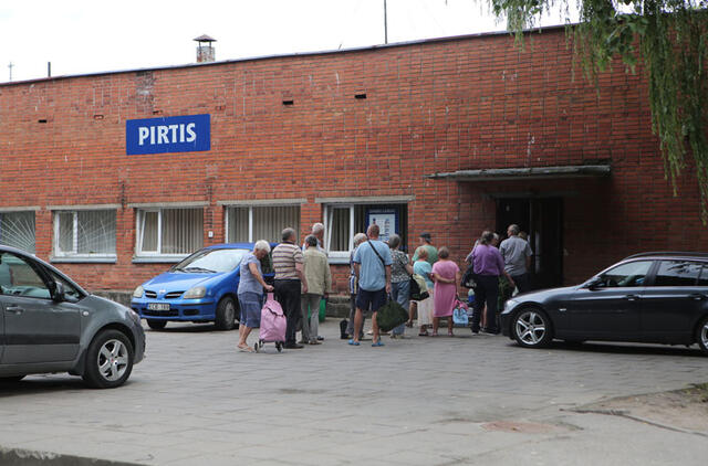 PIRTININKAI. Pirtis Trilapio gatvėje turi savo ištikimų lankytojų srautą, kurie jau ne kartą gynė pirtį nuo planų ją uždaryti. Redakcijos archyvo nuotr.